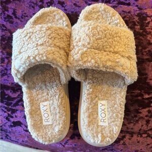 Roxy Tan Fuzzy Sandals